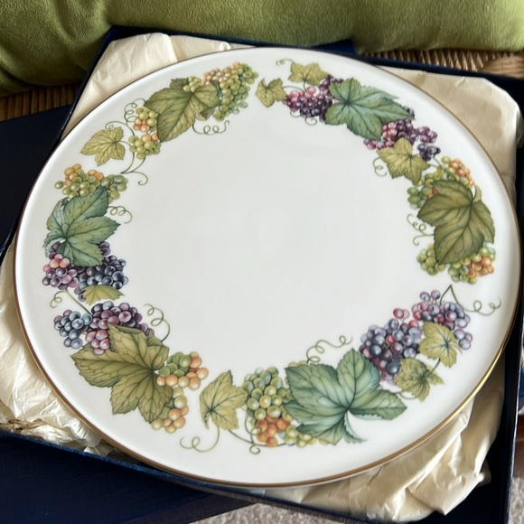 Royal Worcester Vine Harvest Bone China 11” Cake or Cheese Platter - NIB - Picture 5 of 10